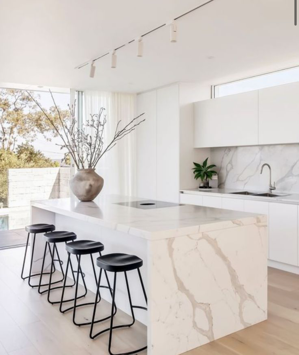 marble kitchen island